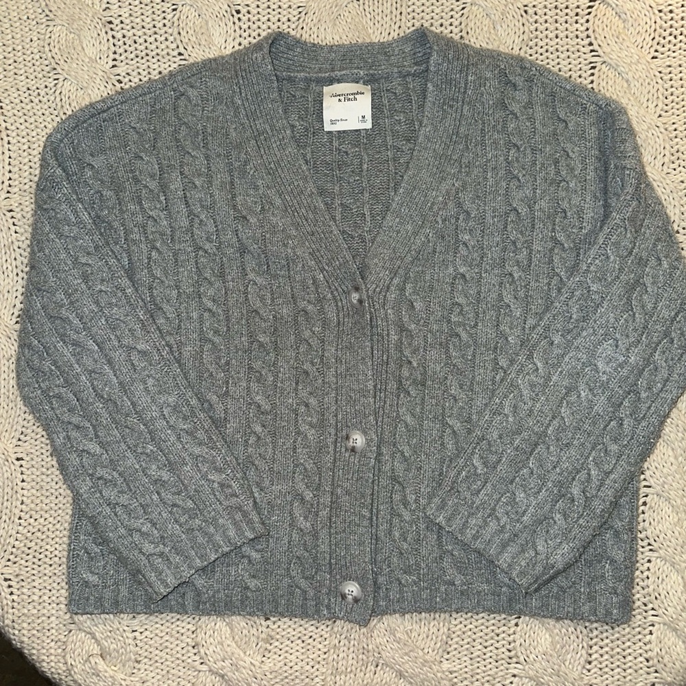 Abercrombie & Fitch Gray Cable Knit Cardigan sweater